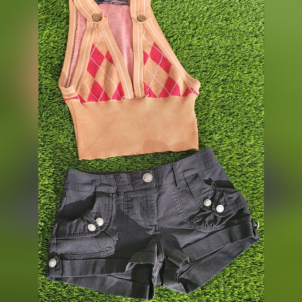 Cute Black Cargo Style Shorts - Size S (Juniors) - Vintage Vibe! 🖤